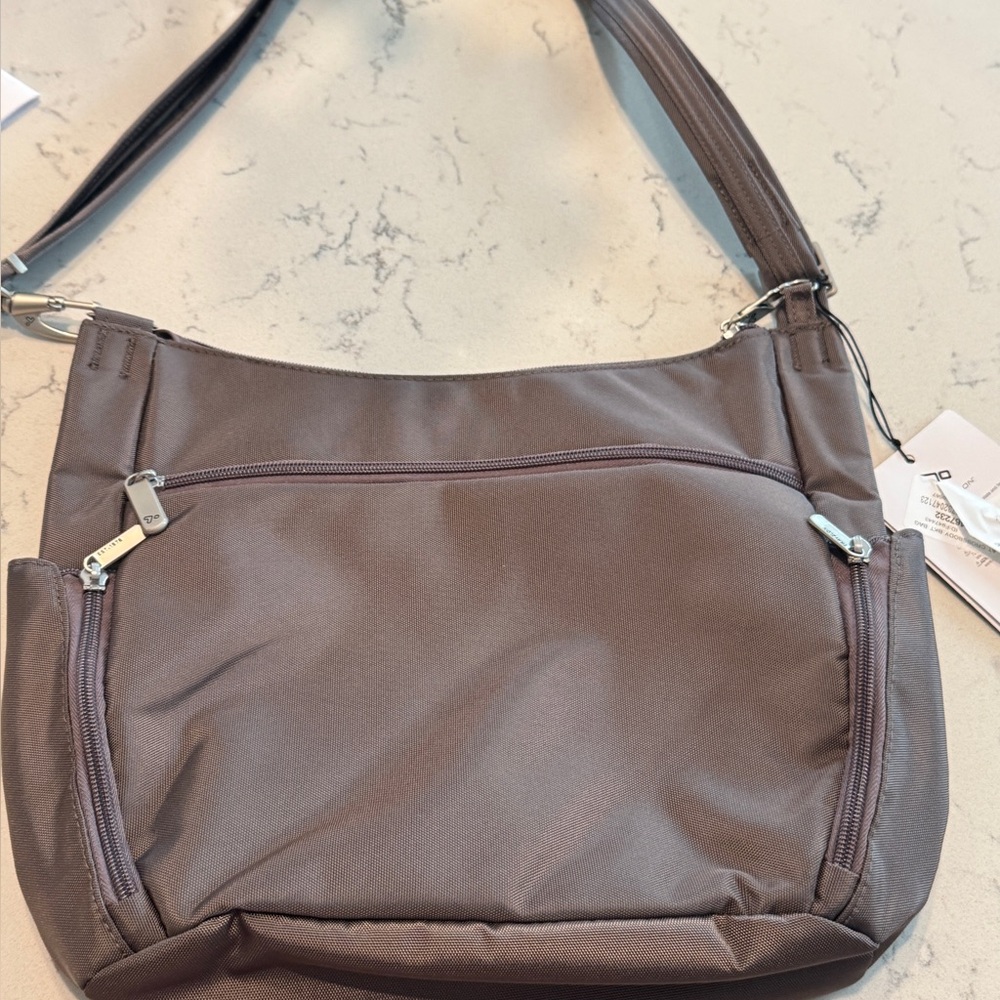 Travelon Anti-theft Classic Crossbody Bucket Bag Nutmeg  Crossbody‎, travel bag - Picture 12 of 15